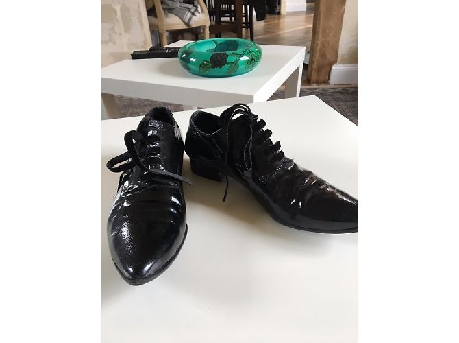 Scarpe stringate Costume National in vernice nera Nero - vista 3