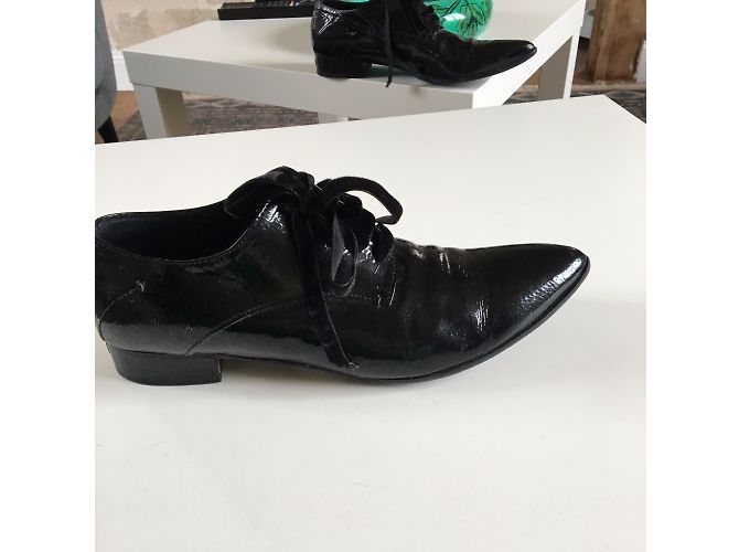 Scarpe stringate Costume National in vernice nera Nero - vista 4