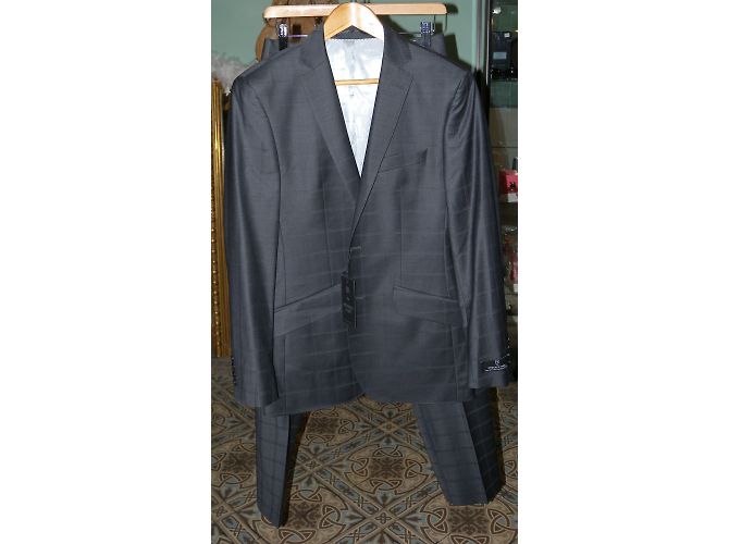 Emmanuelle Khanh Suits - vista 3
