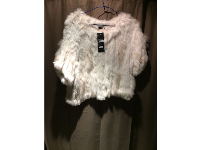 Autre Marque Lunbo Mode White Rabbit Sleeveless Fur Jacket - view 3