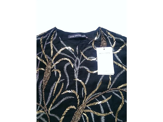 Antik Batik Top Túnica de Algodón Negro con Bordado Dorado - vista 4