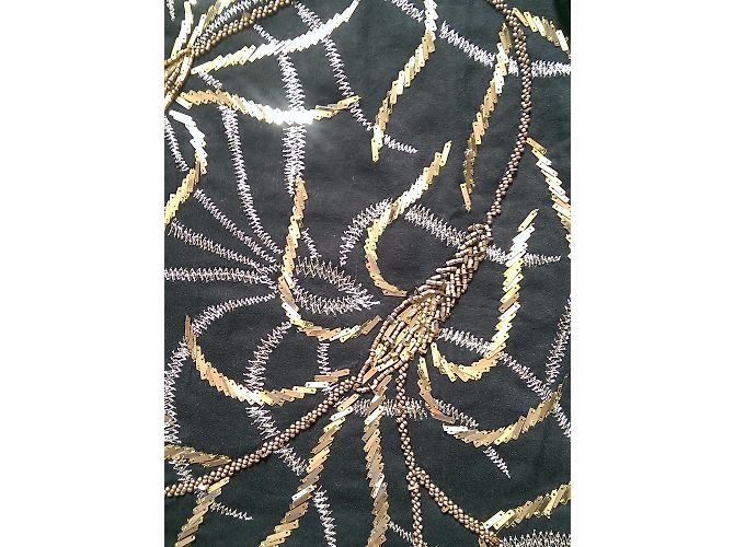 Antik Batik Top Túnica de Algodón Negro con Bordado Dorado - vista 5