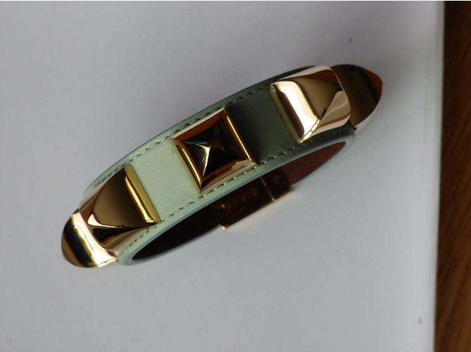 Bracciale borchiato Givenchy in pelle di vitello verde e ottone - vista 16