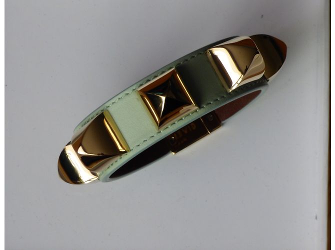 Bracciale borchiato Givenchy in pelle di vitello verde e ottone - vista 5
