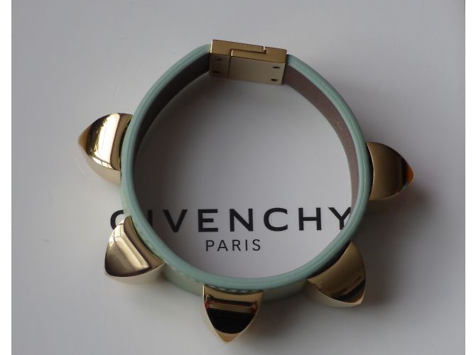 Bracciale borchiato Givenchy in pelle di vitello verde e ottone - vista 6