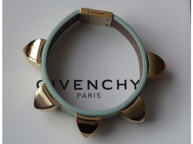 Bracciale borchiato Givenchy in pelle di vitello verde e ottone - vista 9