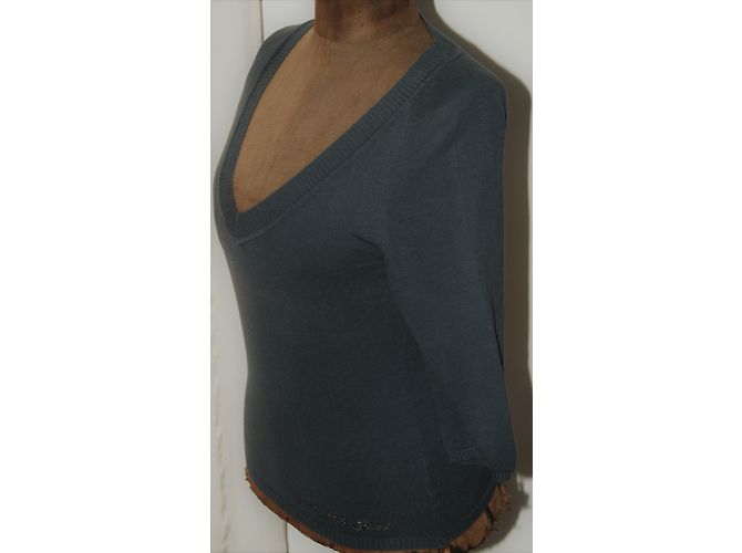 Suéter Calvin Klein de algodón cuello pico gris - vista 6