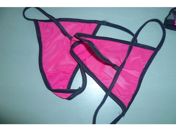 Autre Marque Lala Rose Rosa Seiden-BH mit schwarzer Spitze und Strings Pink - Ansicht 3