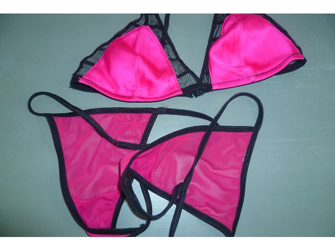 Autre Marque Lala Rose Rosa Seiden-BH mit schwarzer Spitze und Strings Pink - Ansicht 5