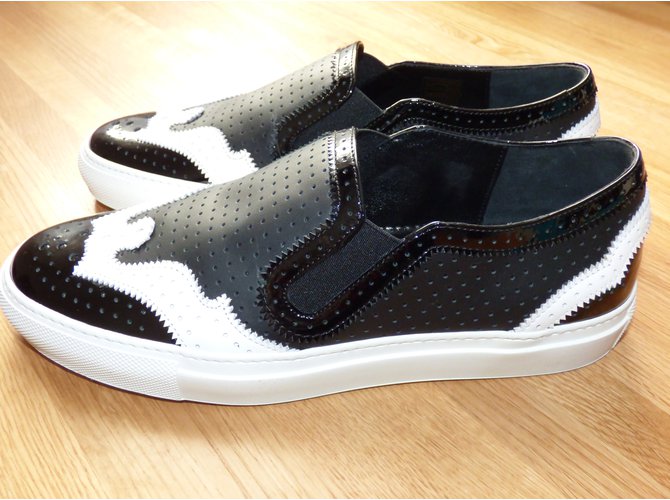 Sneakers Slip-On Givenchy in Pelle Nera e Bianca Nero Bianco - vista 14