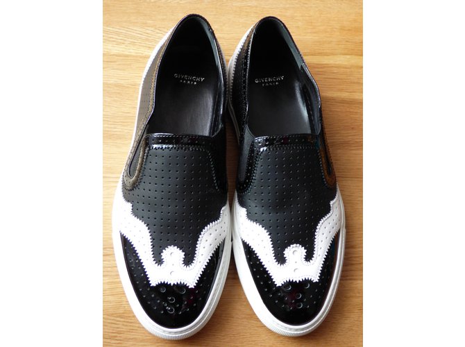 Sneakers Slip-On Givenchy in Pelle Nera e Bianca Nero Bianco - vista 21