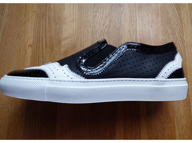 Sneakers Slip-On Givenchy in Pelle Nera e Bianca Nero Bianco - vista 6