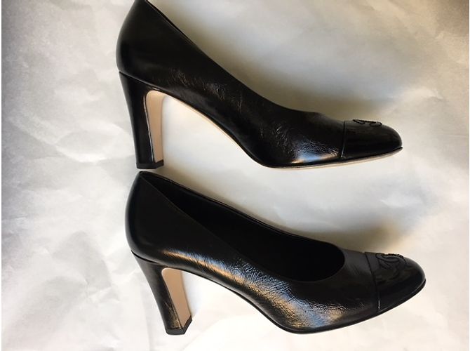 Décolleté Chanel in pelle nera con tacco 8cm Nero - vista 3