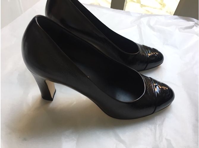 Décolleté Chanel in pelle nera con tacco 8cm Nero - vista 4