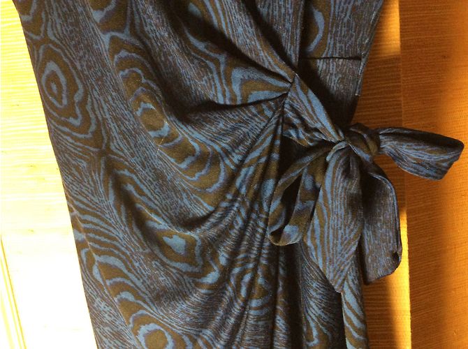 Diane Von Furstenberg Kleid aus blauer Seide - Ansicht 5