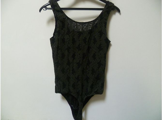 Body negro sin tirantes Wolford con efecto de hojas en relieve - vista 4