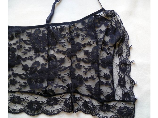 Autre Marque Canotta in pizzo nero con spalline sottili - vista 5