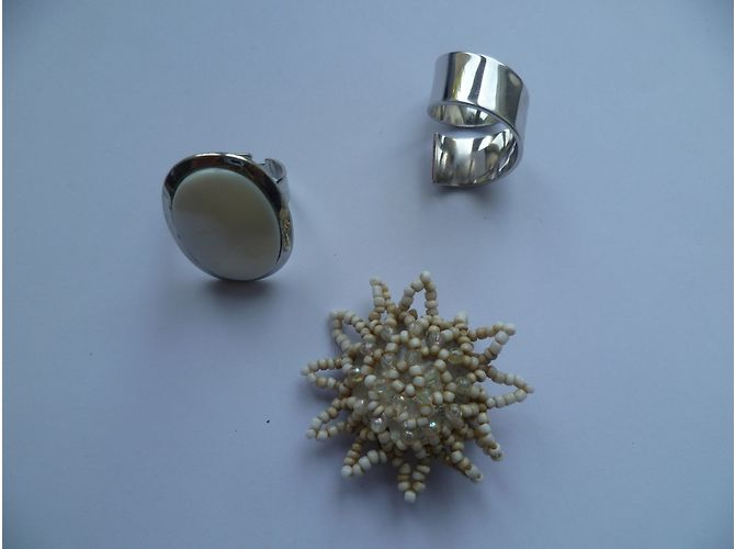 Autre Marque Set di 3 anelli in acciaio argentato con pietra bianca e perle a fiore Argento - vista 10