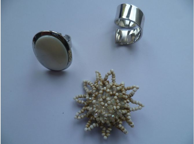 Autre Marque Set di 3 anelli in acciaio argentato con pietra bianca e perle a fiore Argento - vista 8