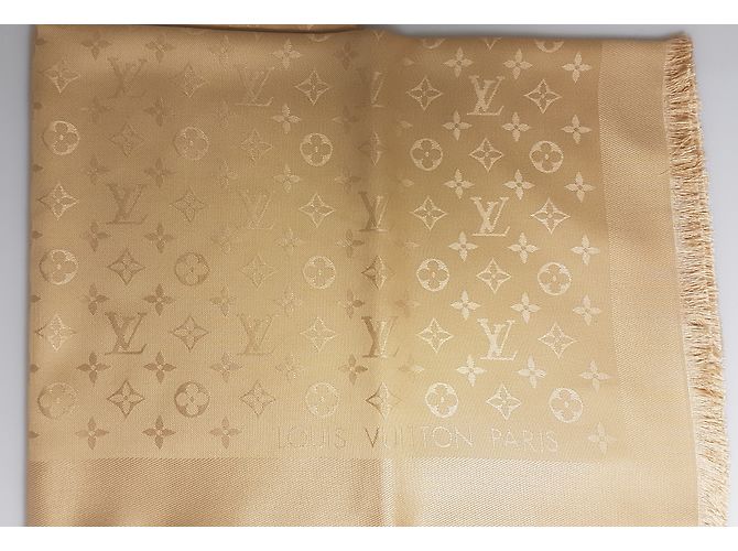 Louis Vuitton Monogram Shawl Dune - vista 3