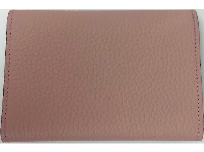 Louis Vuitton Capucines Compact Magnolia Beige - view 2