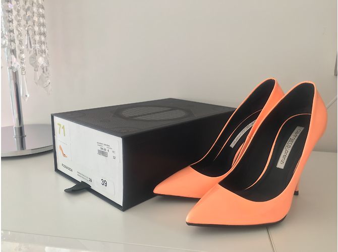 GIANMARCO LORENZI Pumps aus Lackleder mit hohem Absatz - Ansicht 10