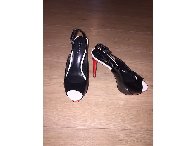 Décolleté Guess in vernice bicolore nero e rosso Beige - vista 6