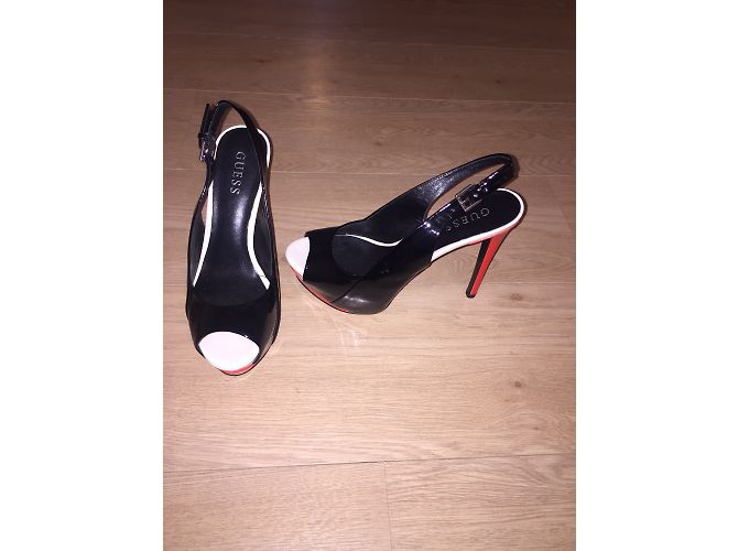 Décolleté Guess in vernice bicolore nero e rosso Beige - vista 7