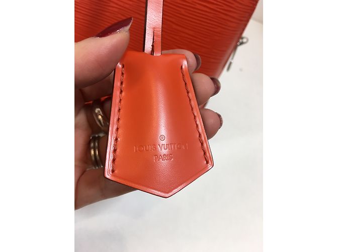 Louis Vuitton Alma PM Naranja - vista 10
