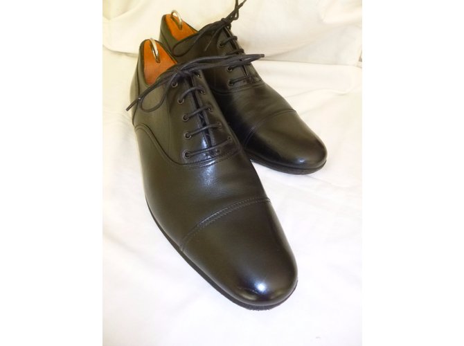 Scarpe Derby Hermès in pelle nera Nero - vista 3
