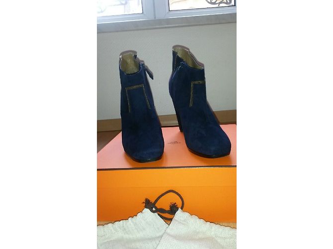 Stivaletti Hermès in scamosciato blu navy - vista 3
