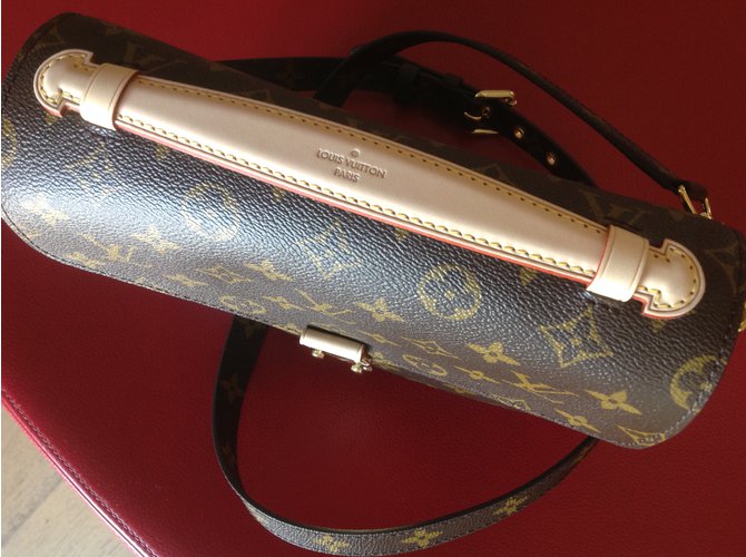 Louis Vuitton Pochette Metis Marrone - vista 3