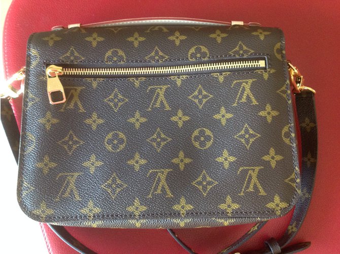 Louis Vuitton Pochette Metis Marrone - vista 9