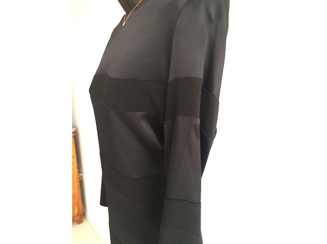 Sandro Kleid schwarz aus Krepp mit Satinbändern - Ansicht 8