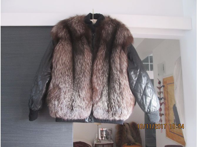 Autre Marque Silver Fox Fur Reversible Jacket with Removable Leather Sleeves Silvery - view 9