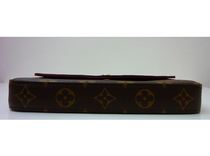 Louis Vuitton Clutch bags Brown - view 7