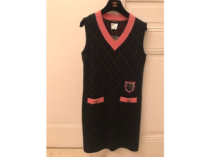 Abito senza maniche Chanel in seta e cashmere Rosa Verde Blu Navy 36FR - vista 3