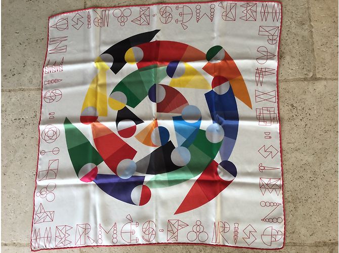 Hermès Seidentuch Beige und Rot 70cm - Ansicht 3