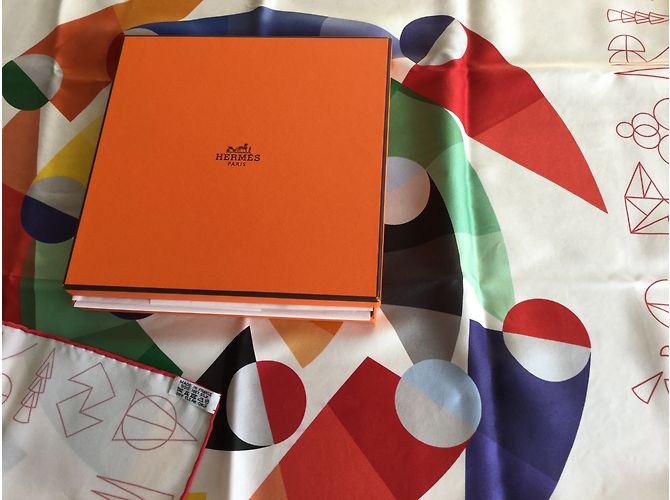 Hermès Seidentuch Beige und Rot 70cm - Ansicht 5