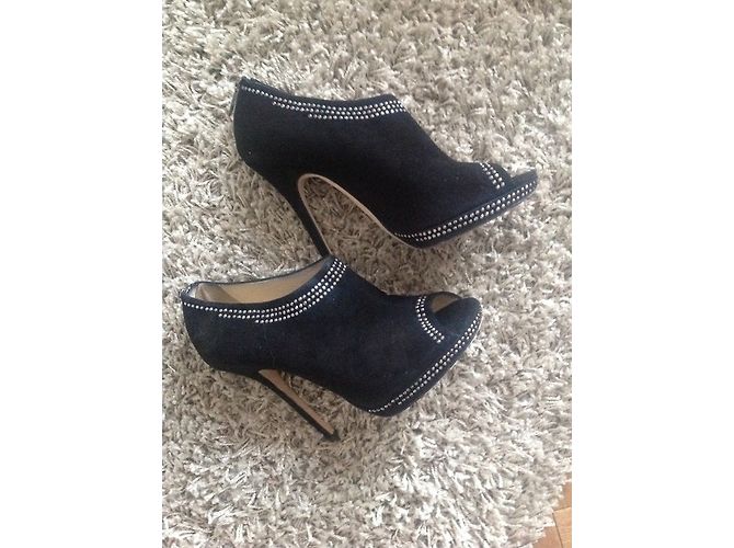 Stivaletti Jimmy Choo Neri in Scamosciato a Punta Aperta Nero - vista 3