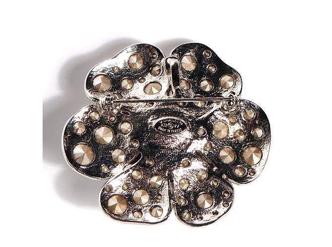 Chanel Camelia Brosche und Silber - Ansicht 7