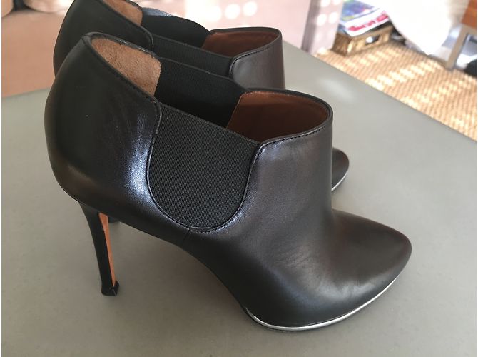 Givenchy Pumps aus schwarzem Leder - Ansicht 5