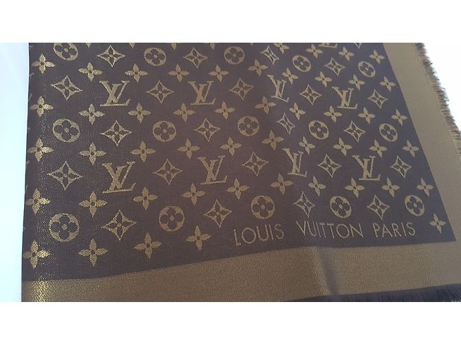 Il monogramma dello scialle Louis Vuitton brilla di marrone - vista 3