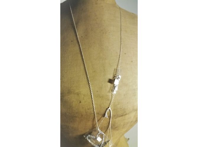 Calvin Klein Collana Lunga in Acciaio con Ciondolo Cuore Strass Argento - vista 4