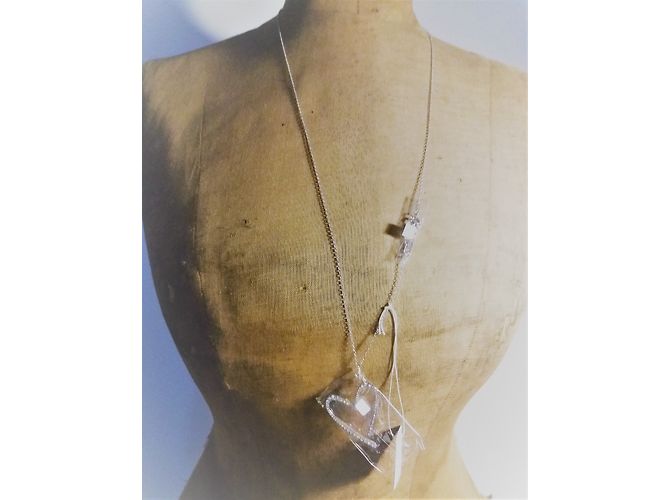 Calvin Klein Collana Lunga in Acciaio con Ciondolo Cuore Strass Argento - vista 6