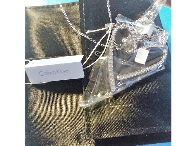 Calvin Klein Collana Lunga in Acciaio con Ciondolo Cuore Strass Argento - vista 7