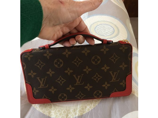 Louis Vuitton «Daily Organizer Zippy Retiro Monogram / cerise» Marrone scuro - vista 3