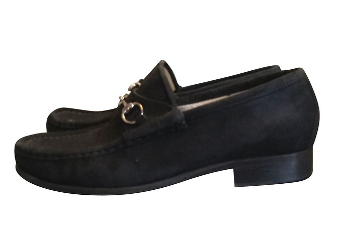 Mocassini Gucci in scamosciato nero con dettagli argento - vista 2