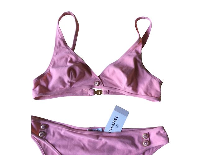 Bikini rosa con botones forrados de Chanel. - vista 2
