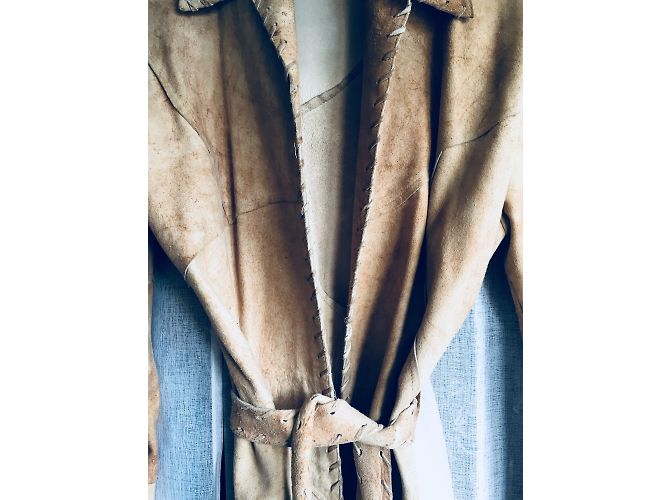 Ventcouvert Asymmetrische Wildlederjacke Beige - Ansicht 4